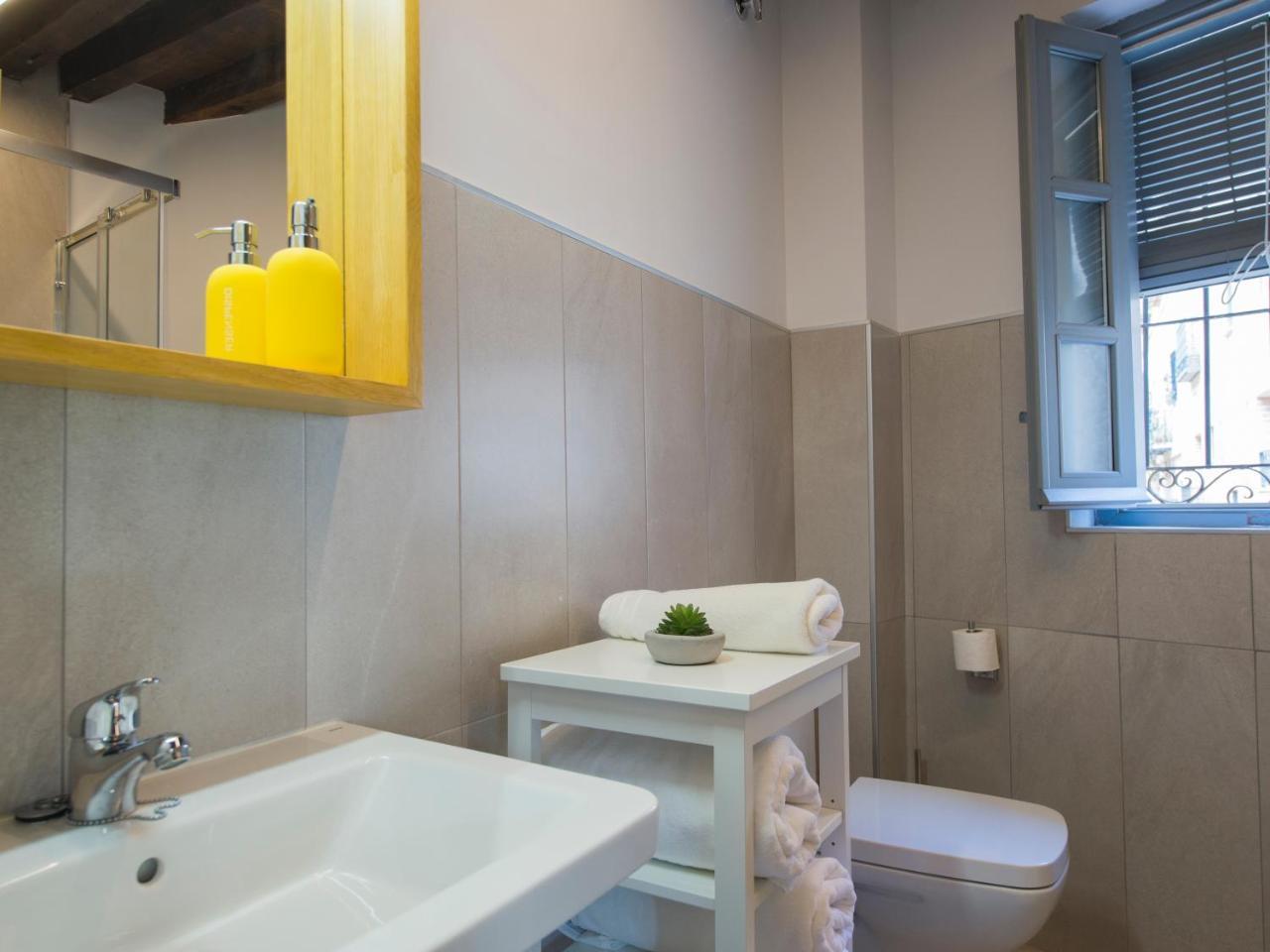 Aldaba Apartamentos Толедо Екстериор снимка